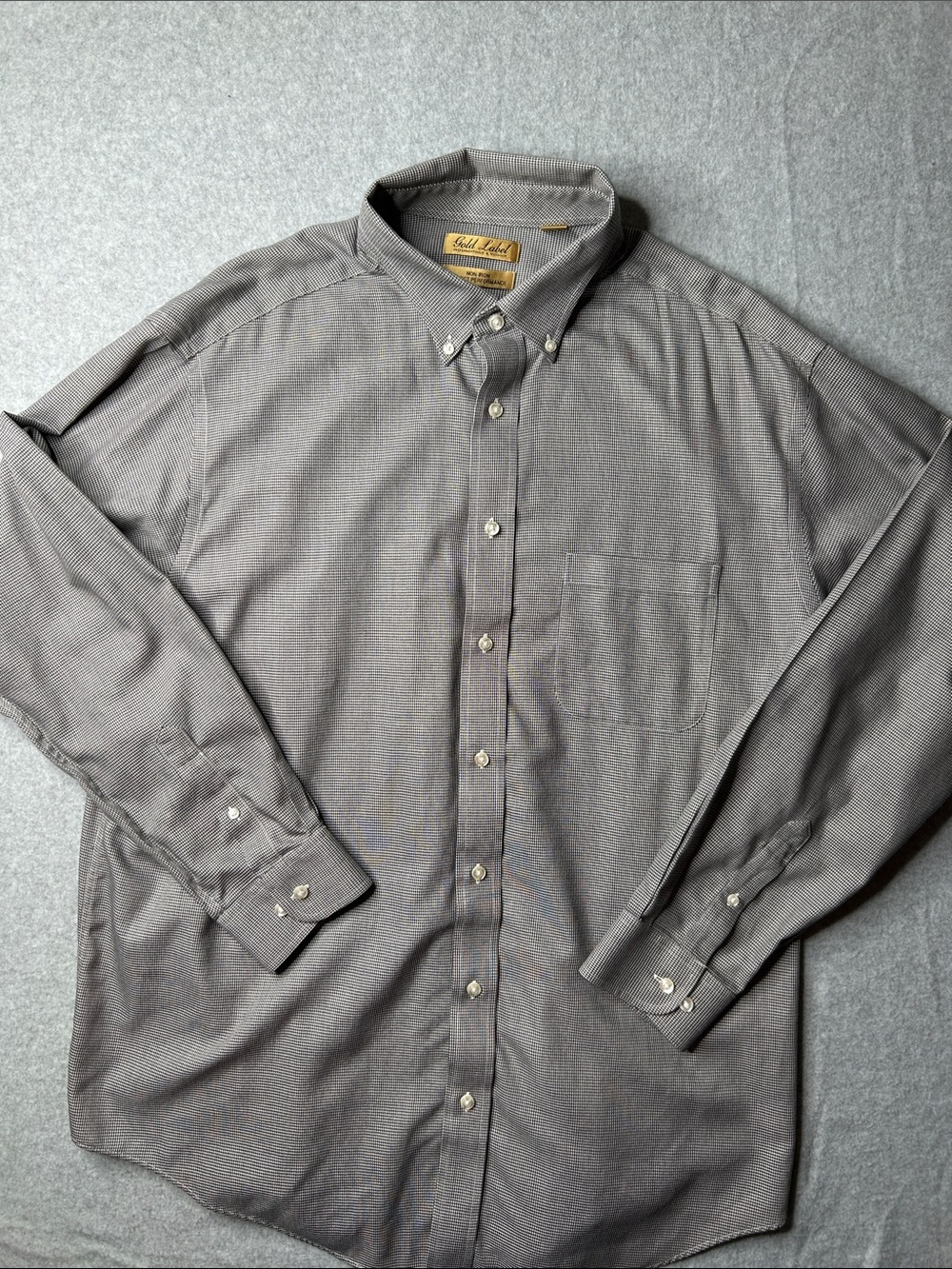 Gold Label Non-Iron Men's Long-Sleeve Button-Down Shirt in Black and White